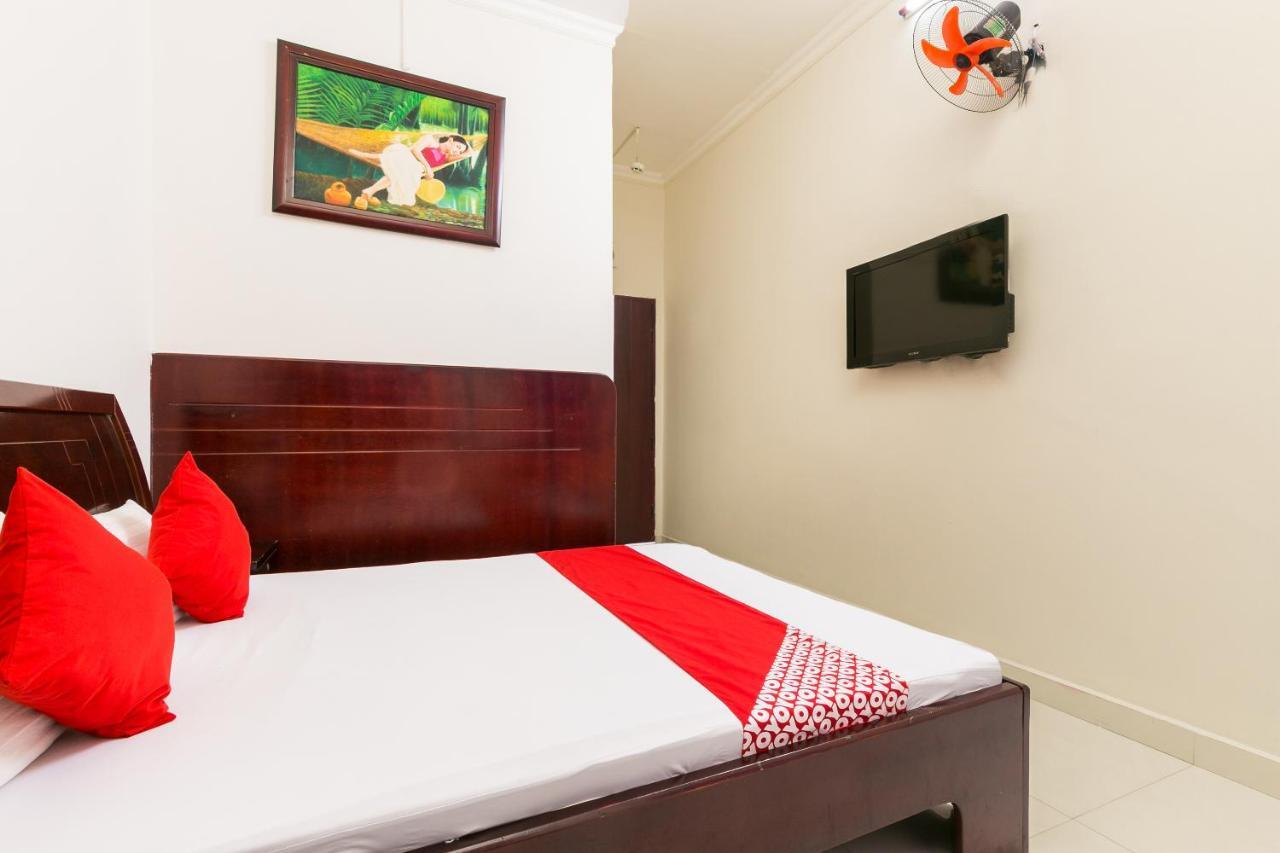 Oyo 486 Nhat Nhat Hotel Хошимин Экстерьер фото